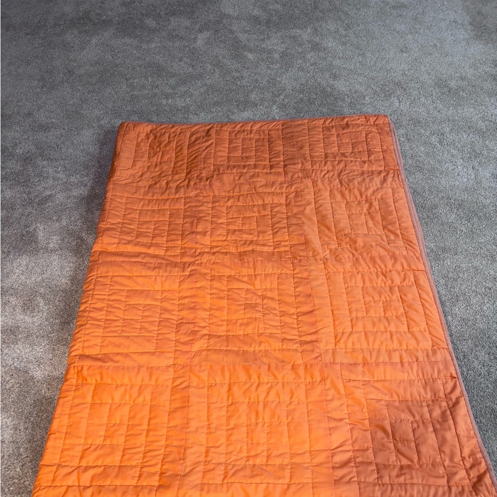 Large Log Cabin Handmade Patchwork Quilt in Brown and Orange 80”x104” - Picture 5 of 8